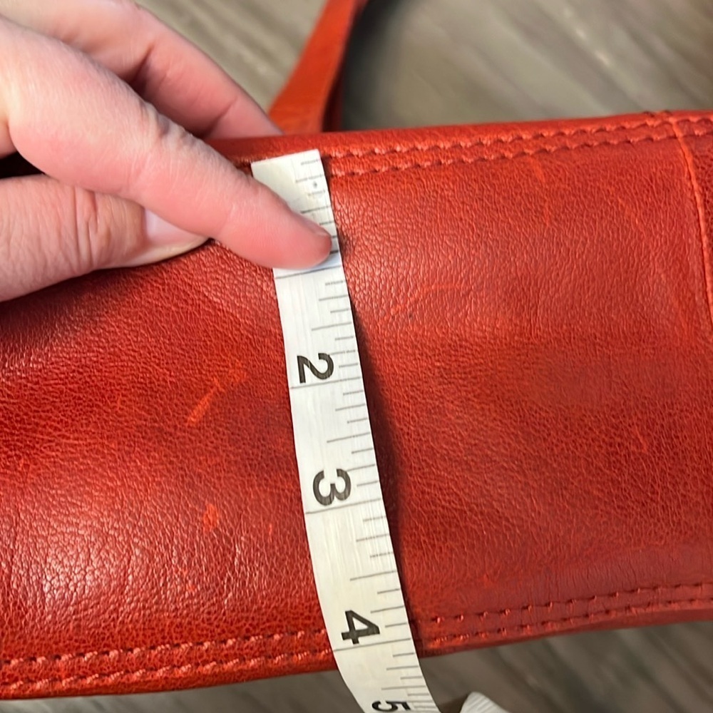 SPIKES & SPARROW RED LEATHER SHOULDER BAG - Picture 14 of 16